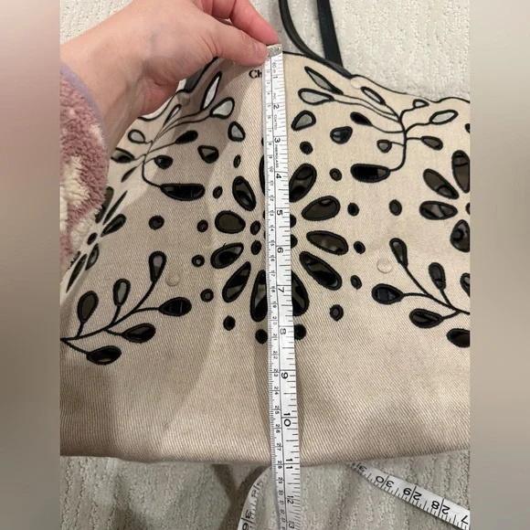 Chloe Kamilla east west eyelet broderie linen tote with leather handles - Picture 14 of 14
